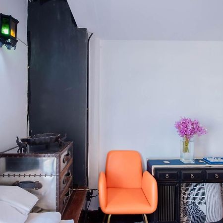 Elixir Hostel Bangkok Exteriör bild