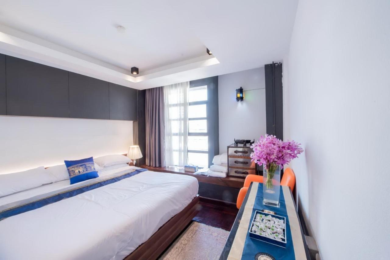 Elixir Hostel Bangkok Exteriör bild