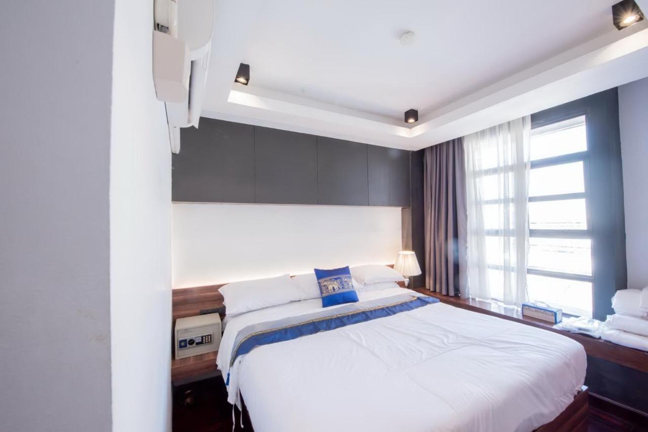 Elixir Hostel Bangkok Exteriör bild