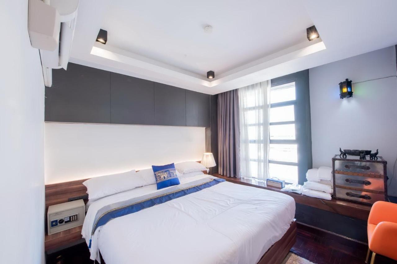 Elixir Hostel Bangkok Exteriör bild